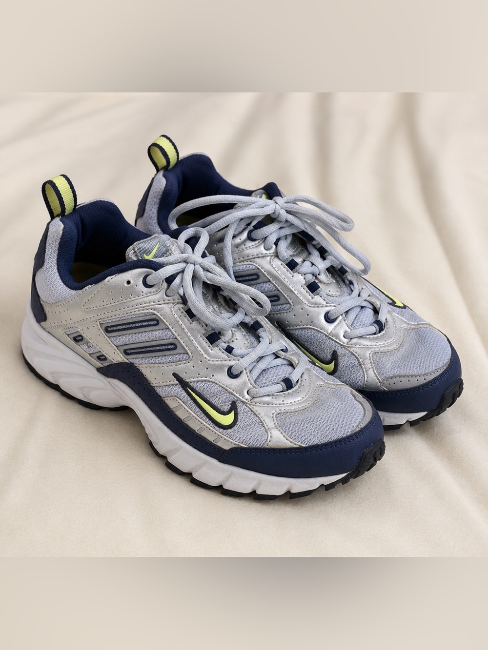 Nike Vintage Y2K Trail Running Sneakers Silver Navy Volt Women’s Size 8